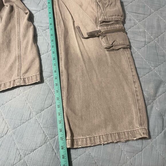 Aeropostale Mid Rise Cargo Jeans L Short - Picture 2 of 7